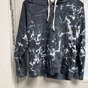 Ocean Drive Black and White Tie-Dye Hoodie Sweater